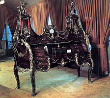 der berühmte Schreibtisch von Liberace