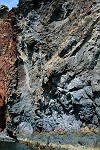 durch kühles Meerwasser erkaltete Lava