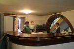"Centro Juventude" (Jugendzentrum) - das Hauspersonal in der "Küche"
