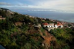 mit der Gondel zurück - Häuser an Steilhängen - Blick auf Funchal