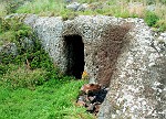 eine kleine Felsenhöhle