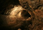 Lavakanal in der Höhle