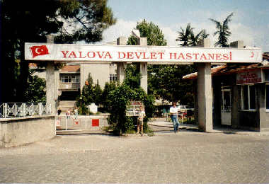 Yalova Devlet Hastanesi - Dogum
Baris neben dem Eingang