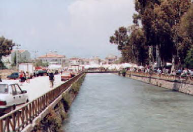 Wochenmarkt am Fluss in Fethiye