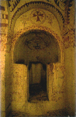 Kirche in den Fels gehauen