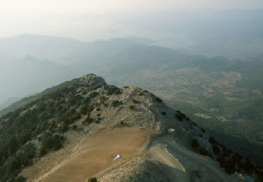 &Uuml;ber dem Babadagi - Startpunkt f&uuml;r Gleitflieger