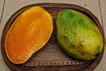 Foto: W.A. Djatmiko  von der Seite:  http://commons.wikimedia.org/wiki/Mangifera_indica?uselang=de