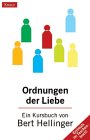 Der Autor bietet in diesem Buch eine lebendige und umfassende Darstellung seiner systemischen Psychotherapie und Psychosomatik. - Dies ist ein Handbuch für Helfer im psychosozialen Bereich und für alle, die in Beziehungskrisen nach Lösungen suchen. Sie können anhand berührender Schicksalsgeschichten erfahren, wie Beziehungen aus dem Gleichgewicht geraten, wie tragische Verstrickungen entstehen, welche Folgen sie haben und wie man sie aufdecken und lösen kann. Wer die von Bert Hellinger entwickelte Art, Familien zu stellen, verstehen und lernen will, findet hier reiches Anschauungsmaterial. - Das Buch enthält 40 Aufstellungen, die graphisch übersichtlich gestaltet sind, und in ihrer Aufeinanderfolge bis hin zum Lösungsbild leicht nachvollzogen werden können. Ein nach Themen geordnetes Stichwortverzeichnis ermöglicht es dem Leser, gezielt Hinweise zu den ihn interessierenden Themen zu finden. Grundannahme des Buches ist, dass es in Familien eine Art Ordnung gibt oder geben sollte. Dort wo diese Ordnung existiert können alle Beteiligten emotional gesund leben und aufwachsen. - Wird diese ureigene Ordnung gestört, erleben die Beteiligten eine Vielzahl von psychischen und emotionalen Störungen. Der Autor legt anhand von Fallbeispielen ausführlichst die Folgen dar, wenn etwa Kindern ein Elternteil vorenthalten wird. 