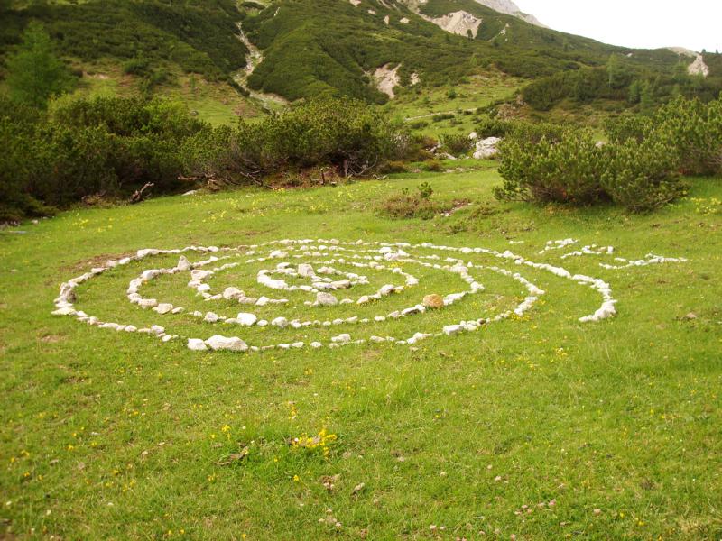 Foto: copyright - Regina F. Rau - Halleranger bei der Isarquelle - Steinlabyrinth