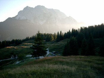 Letzte Sonnenstrahlen um den Wetterstein 