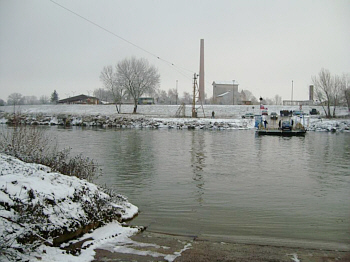 Januar 2007 - Die Fähre am Grenzübergang Österreich-Slovakei