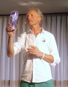 Foto: Regina Rau - Erwin Mischkin auf dem  VEGAN Kongress in Hamburg am 14. Oktober 2012 