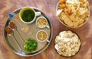 Regina Rau - Zubereitung vegane Semmel-Knödel ohne Ei und ohne Milch