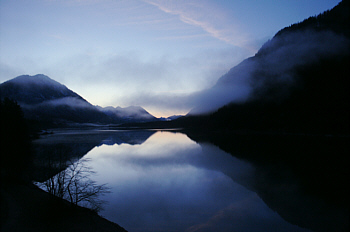 Foto: Regina Rau - "Sylvenstein-Speicher" Dezember 2009 - herrliche Sonnenuntergänge im Herbst