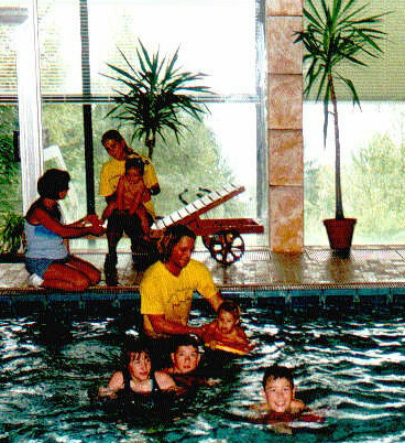 © Foto: Hotel Sonnenwald: Hallenbad - Säulen und Wände von Peter Klonowski