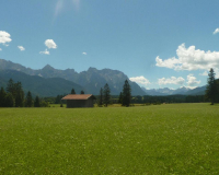 über die Almwiesen nach Wallgau