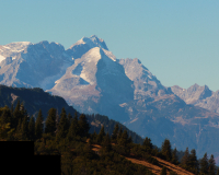 Tag 2 - Blick vom Hochalplkopf (1770m) auf
                  den Wettersteinspitzen (2298m) und Zugspitze (2962m)