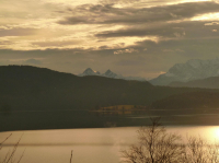 herrliches Winter Abendsonne Panorama am Walchensee